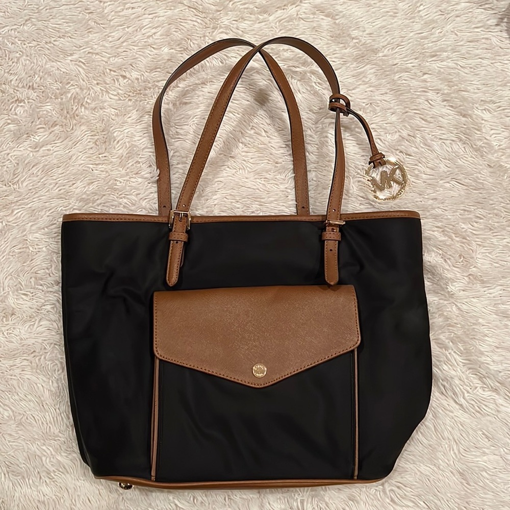 Like new Michael Kors handbag